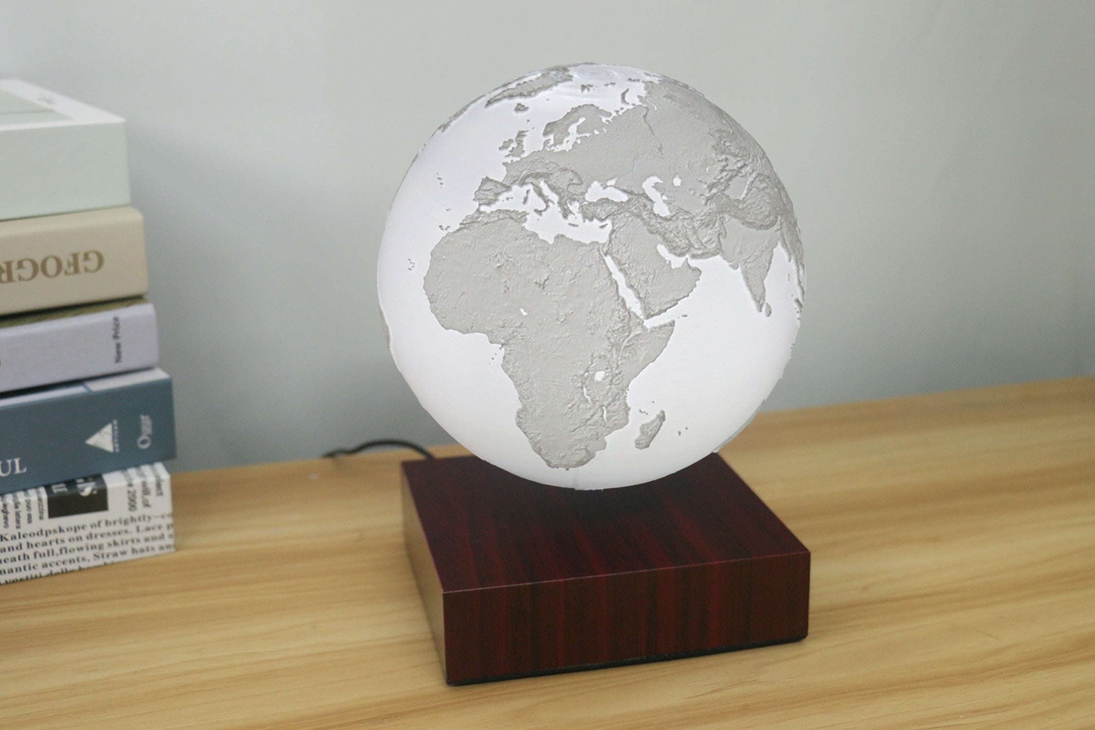 Aura Cosmos | Levitating Globe Collection